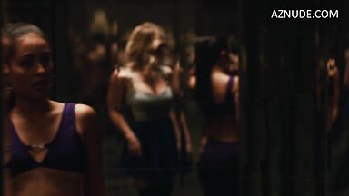 Sydney Sweeney and Alexa Demie Sexy in Euphoria