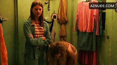 Teens undressing