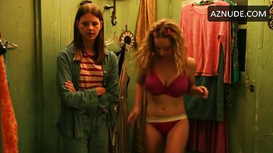 Teens undressing