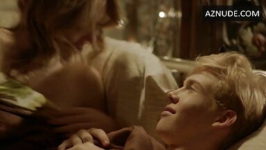 Sydney Sweeney undressing in Vikes