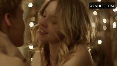 Sydney Sweeney undressing in Vikes