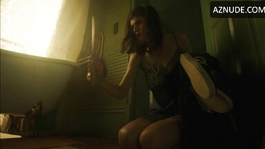 Alexandra Daddario Sexy in Anne Rice's Mayfair Witches