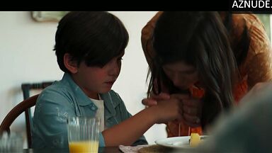 Alexandra Daddario pijamas in Wildflower