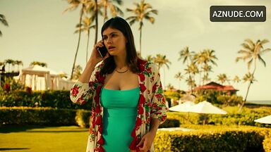 Alexandra Daddario in bikini
