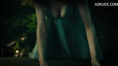 Alexandra Daddario sexy witch