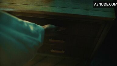 Alexandra Daddario robe scene