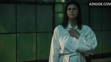 Alexandra Daddario robe scene